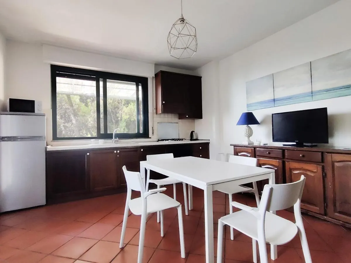 *** شقة فندقية أكيتْريتْسا Villa Delle Palme إيطاليا