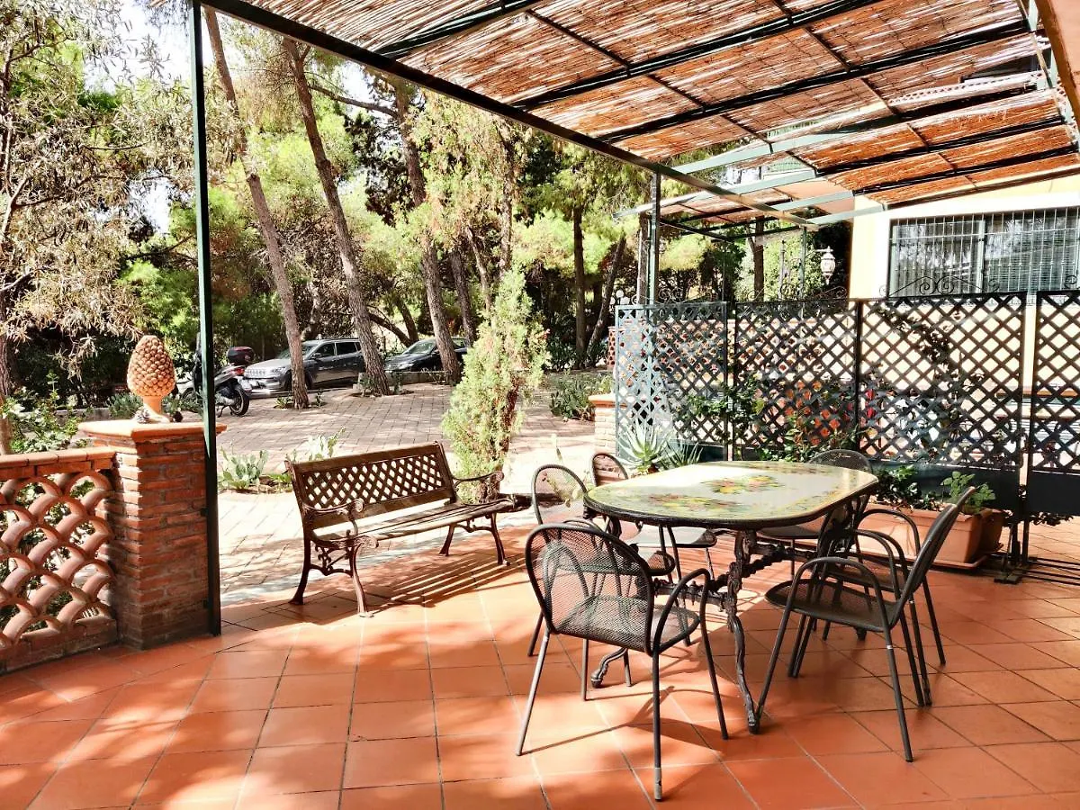 Villa delle Palme Aci Trezza Italia