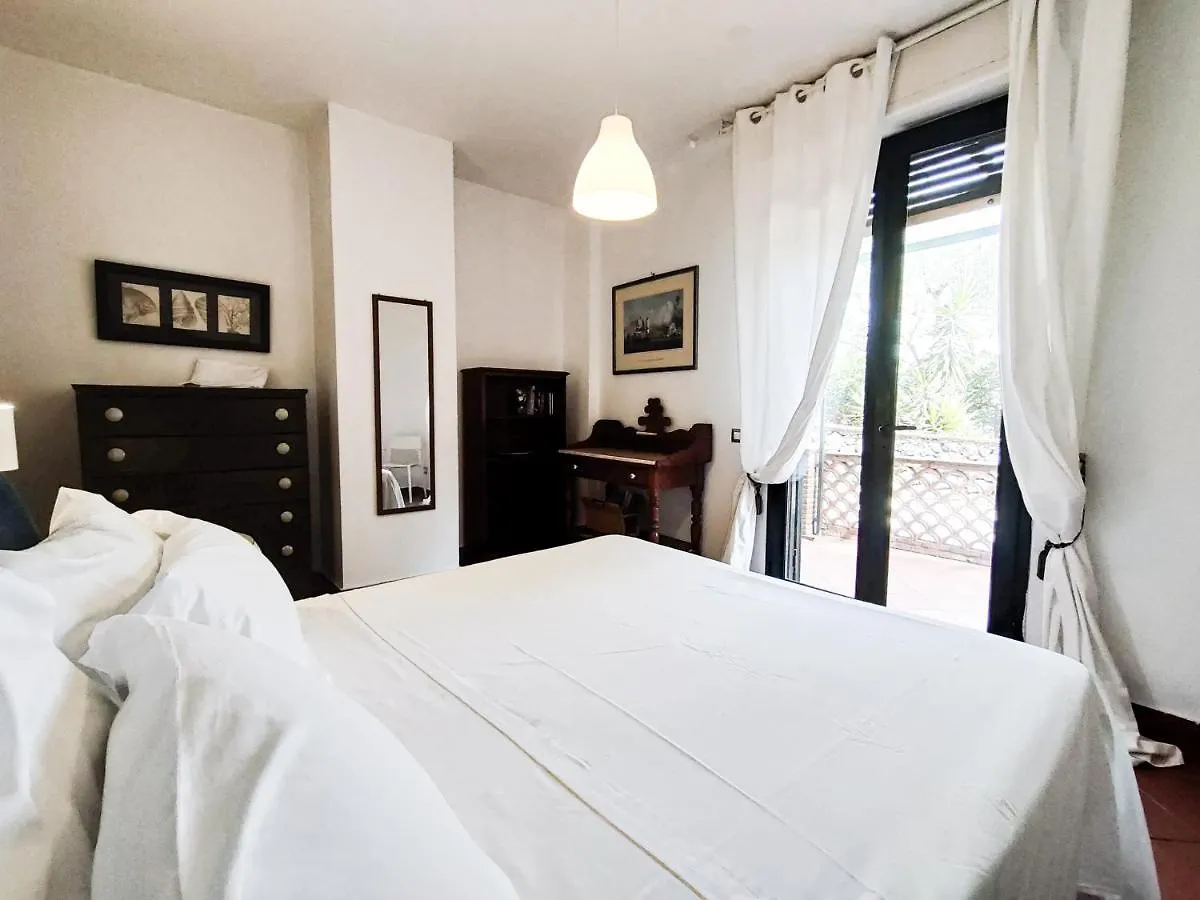 Villa delle Palme Aci Trezza 3*,