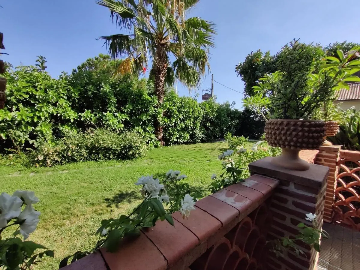 أكيتْريتْسا Villa Delle Palme إيطاليا