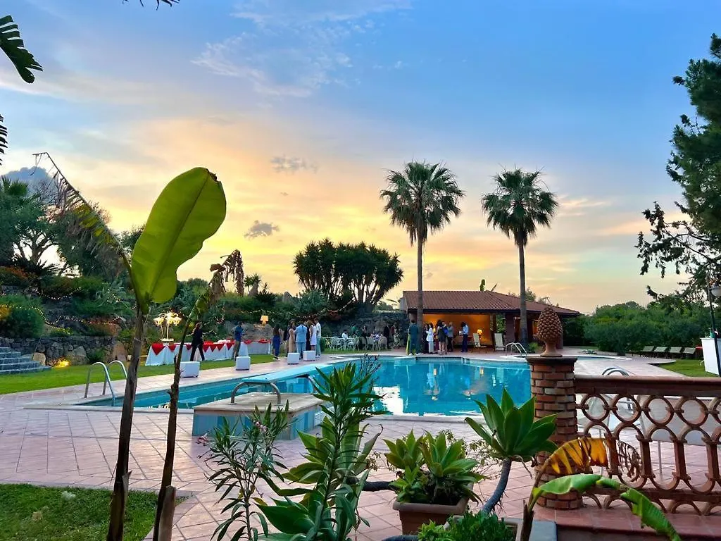 أكيتْريتْسا Villa Delle Palme
